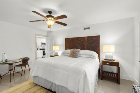 Villa ou maison à vendre à Sarasota, Floride: 3 chambres, 185.8 m2 № 2142631 - photo 6