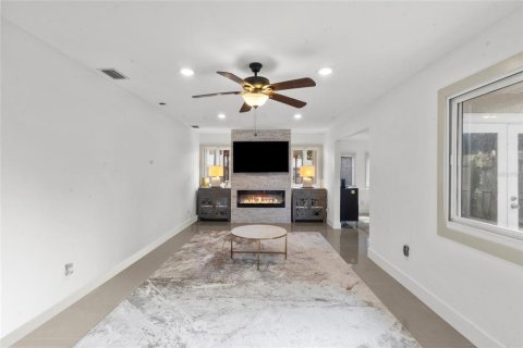 Villa ou maison à vendre à Sarasota, Floride: 3 chambres, 185.8 m2 № 2142631 - photo 22