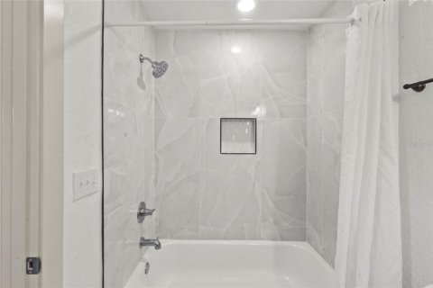 Villa ou maison à vendre à Sarasota, Floride: 3 chambres, 185.8 m2 № 2142631 - photo 17