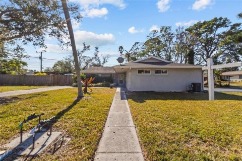 Villa ou maison à vendre à Sarasota, Floride: 3 chambres, 185.8 m2 № 2142631 - photo 2