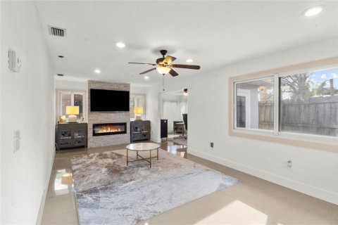Villa ou maison à vendre à Sarasota, Floride: 3 chambres, 185.8 m2 № 2142631 - photo 21