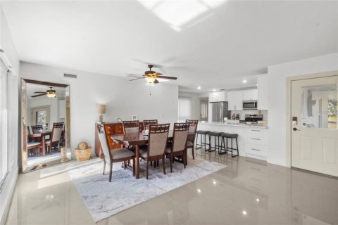 Villa ou maison à vendre à Sarasota, Floride: 3 chambres, 185.8 m2 № 2142631 - photo 25