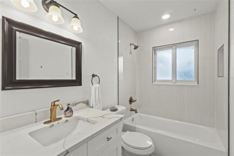 Villa ou maison à vendre à Sarasota, Floride: 3 chambres, 185.8 m2 № 2142631 - photo 23