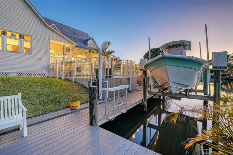 Villa ou maison à vendre à Palmetto, Floride: 4 chambres, 392.6 m2 № 2211481 - photo 6