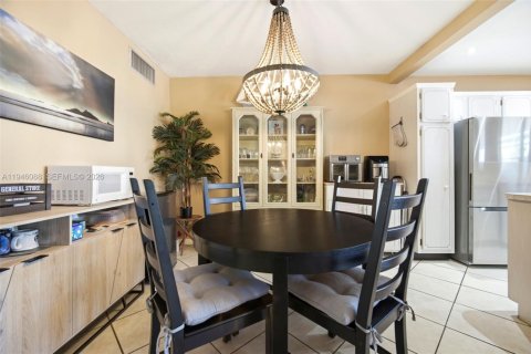 Condominio en venta en Miami Gardens, Florida, 1 dormitorio, 66.05 m2 № 2007115 - foto 7