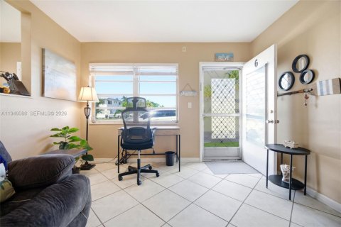 Condominio en venta en Miami Gardens, Florida, 1 dormitorio, 66.05 m2 № 2007115 - foto 4