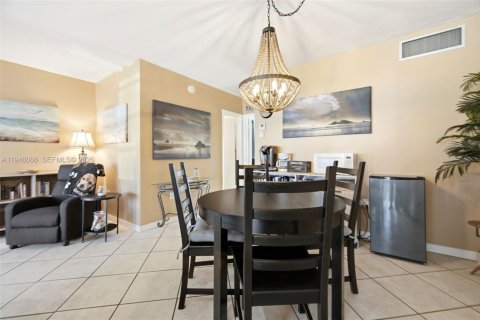 Condominio en venta en Miami Gardens, Florida, 1 dormitorio, 66.05 m2 № 2007115 - foto 10