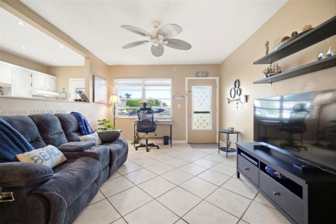 Condominio en venta en Miami Gardens, Florida, 1 dormitorio, 66.05 m2 № 2007115 - foto 13