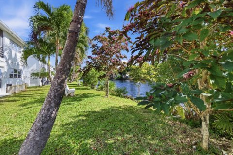 Condominio en venta en Miami Gardens, Florida, 1 dormitorio, 66.05 m2 № 2007115 - foto 5