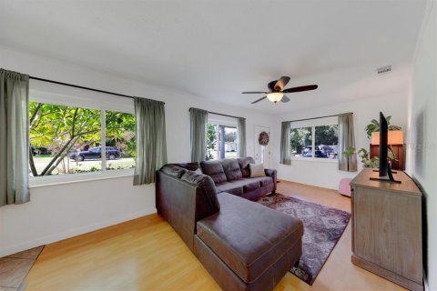 Villa ou maison à vendre à Clearwater, Floride: 2 chambres, 96.15 m2 № 2290728 - photo 5