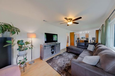 Villa ou maison à vendre à Clearwater, Floride: 2 chambres, 96.15 m2 № 2290728 - photo 3