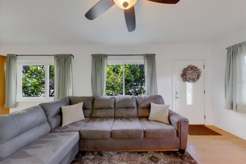 Villa ou maison à vendre à Clearwater, Floride: 2 chambres, 96.15 m2 № 2290728 - photo 4