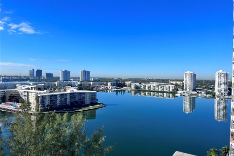 Condominio en venta en Aventura, Florida, 1 dormitorio, 85.28 m2 № 1979455 - foto 2