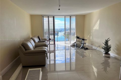 Condominio en venta en Aventura, Florida, 1 dormitorio, 85.28 m2 № 1979455 - foto 3