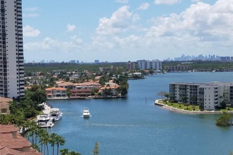Condominio en venta en Aventura, Florida, 1 dormitorio, 85.28 m2 № 1979455 - foto 1