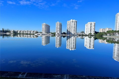 Condominio en venta en Aventura, Florida, 1 dormitorio, 85.28 m2 № 1979455 - foto 11