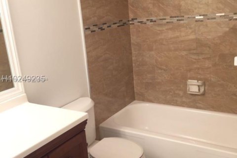 Condominio en venta en Aventura, Florida, 1 dormitorio, 85.28 m2 № 1979455 - foto 9