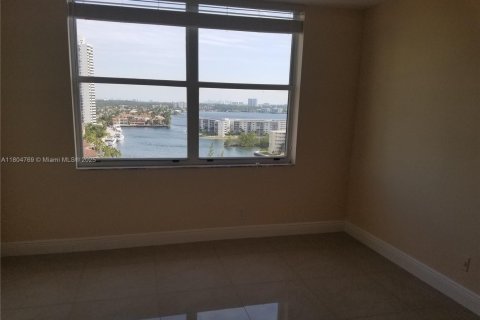 Condominio en venta en Aventura, Florida, 1 dormitorio, 85.28 m2 № 1979455 - foto 7