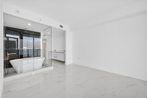 Condo in Miami, Florida, 3 bedrooms  № 1891875 - photo 13