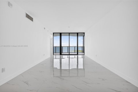 Condo in Miami, Florida, 3 bedrooms  № 1891875 - photo 6