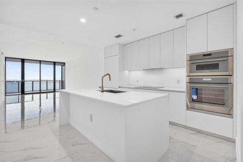 Condo in Miami, Florida, 3 bedrooms  № 1891875 - photo 3