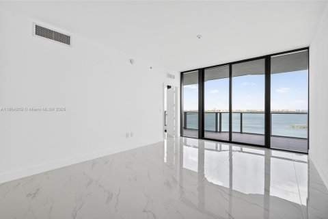 Condo in Miami, Florida, 3 bedrooms  № 1891875 - photo 7