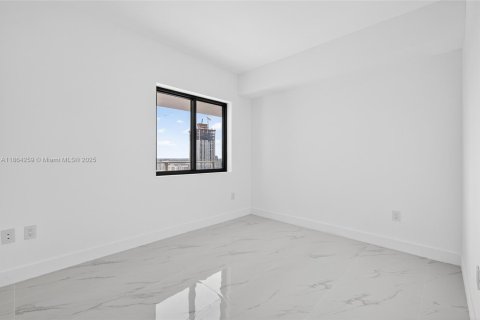 Condo in Miami, Florida, 3 bedrooms  № 1891875 - photo 29