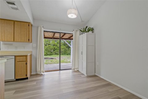 Villa ou maison à louer à Holiday, Floride: 2 chambres, 81.01 m2 № 2095606 - photo 7