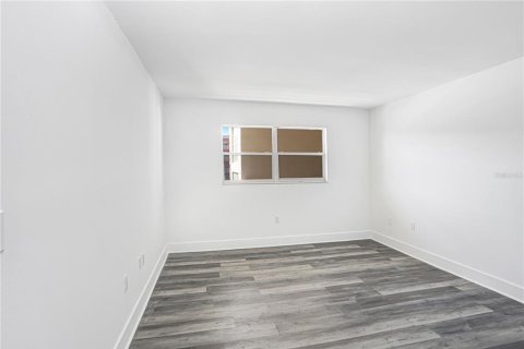 Condominio en venta en Saint Petersburg, Florida, 1 dormitorio, 106.84 m2 № 2098691 - foto 13