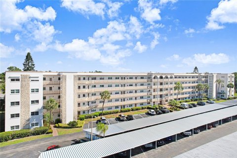 Condominio en Saint Petersburg, Florida, 1 dormitorio  № 2098691
