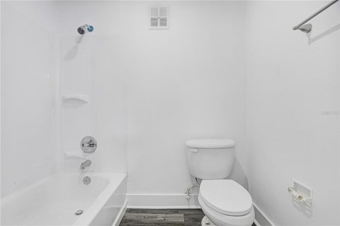 Condominio en venta en Saint Petersburg, Florida, 1 dormitorio, 106.84 m2 № 2098691 - foto 10