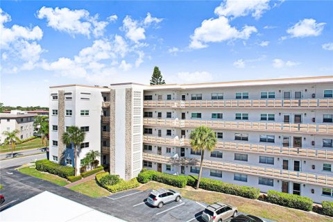 Condominio en venta en Saint Petersburg, Florida, 1 dormitorio, 106.84 m2 № 2098691 - foto 5