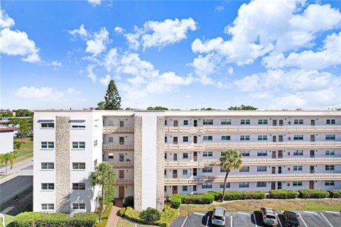 Condominio en venta en Saint Petersburg, Florida, 1 dormitorio, 106.84 m2 № 2098691 - foto 3