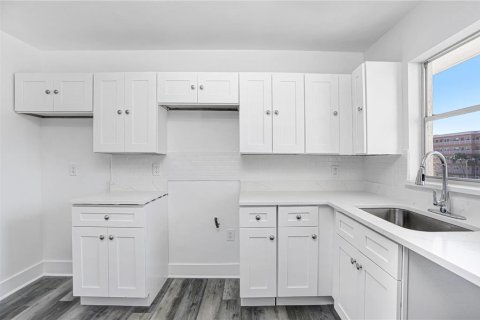 Condominio en venta en Saint Petersburg, Florida, 1 dormitorio, 106.84 m2 № 2098691 - foto 20