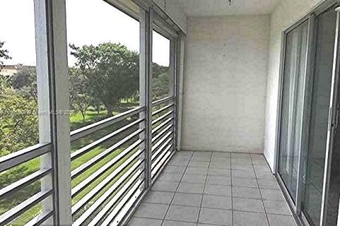 Condominio en venta en Coconut Creek, Florida, 1 dormitorio, 74.14 m2 № 2012508 - foto 2