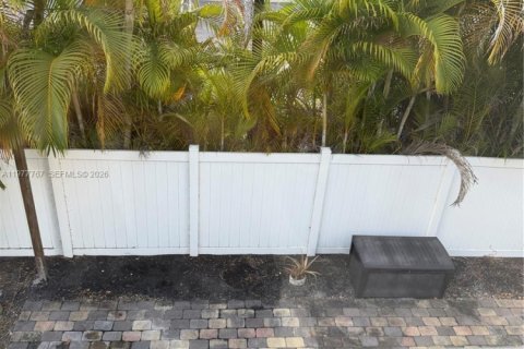 House in Hialeah, Florida 3 bedrooms, 188.13 sq.m. № 2041964 - photo 9