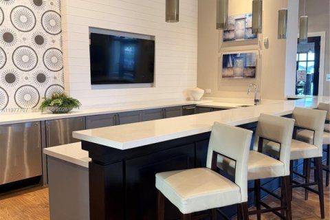 House in Hialeah, Florida 3 bedrooms, 188.13 sq.m. № 2041964 - photo 12