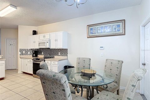 Villa ou maison à louer à Davenport, Floride: 5 chambres, 173.08 m2 № 2100999 - photo 11