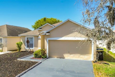 Villa ou maison à louer à Davenport, Floride: 5 chambres, 173.08 m2 № 2100999 - photo 4