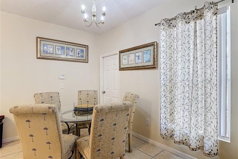 Villa ou maison à louer à Davenport, Floride: 5 chambres, 173.08 m2 № 2100999 - photo 10