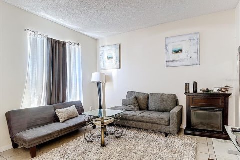 Villa ou maison à louer à Davenport, Floride: 5 chambres, 173.08 m2 № 2100999 - photo 6