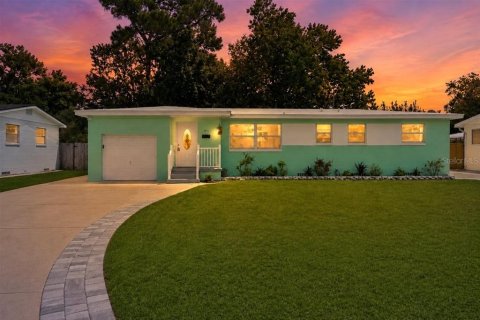 House in Jacksonville, Florida 3 bedrooms, 114.46 sq.m. № 2312339