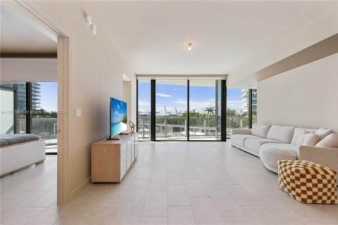 Condominio en venta en Miami Beach, Florida, 1 dormitorio, 103.12 m2 № 2013805 - foto 3