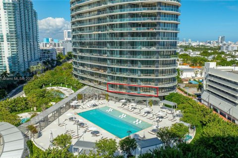 Condominio en Miami Beach, Florida, 1 dormitorio  № 2013805