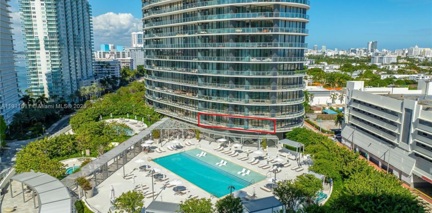 Condominio en Miami Beach, Florida, 1 dormitorio  № 2013805