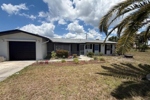House in Rotonda, Florida 3 bedrooms, 162.3 sq.m. № 2225352