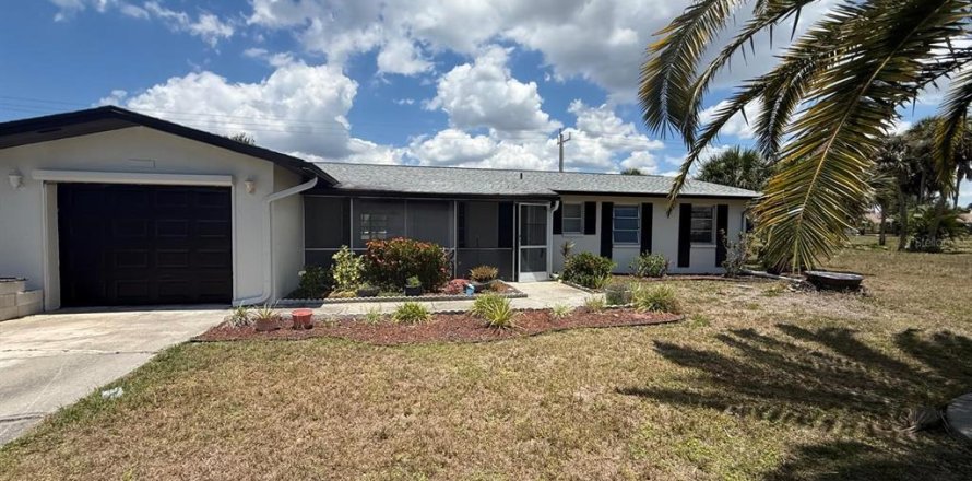 House in Rotonda, Florida 3 bedrooms, 162.3 sq.m. № 2225352