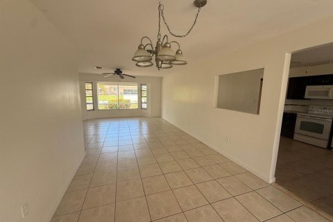 House in Rotonda, Florida 3 bedrooms, 162.3 sq.m. № 2225352 - photo 8