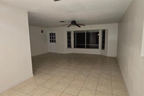 House in Rotonda, Florida 3 bedrooms, 162.3 sq.m. № 2225352 - photo 11