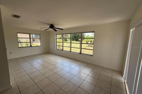 House in Rotonda, Florida 3 bedrooms, 162.3 sq.m. № 2225352 - photo 7